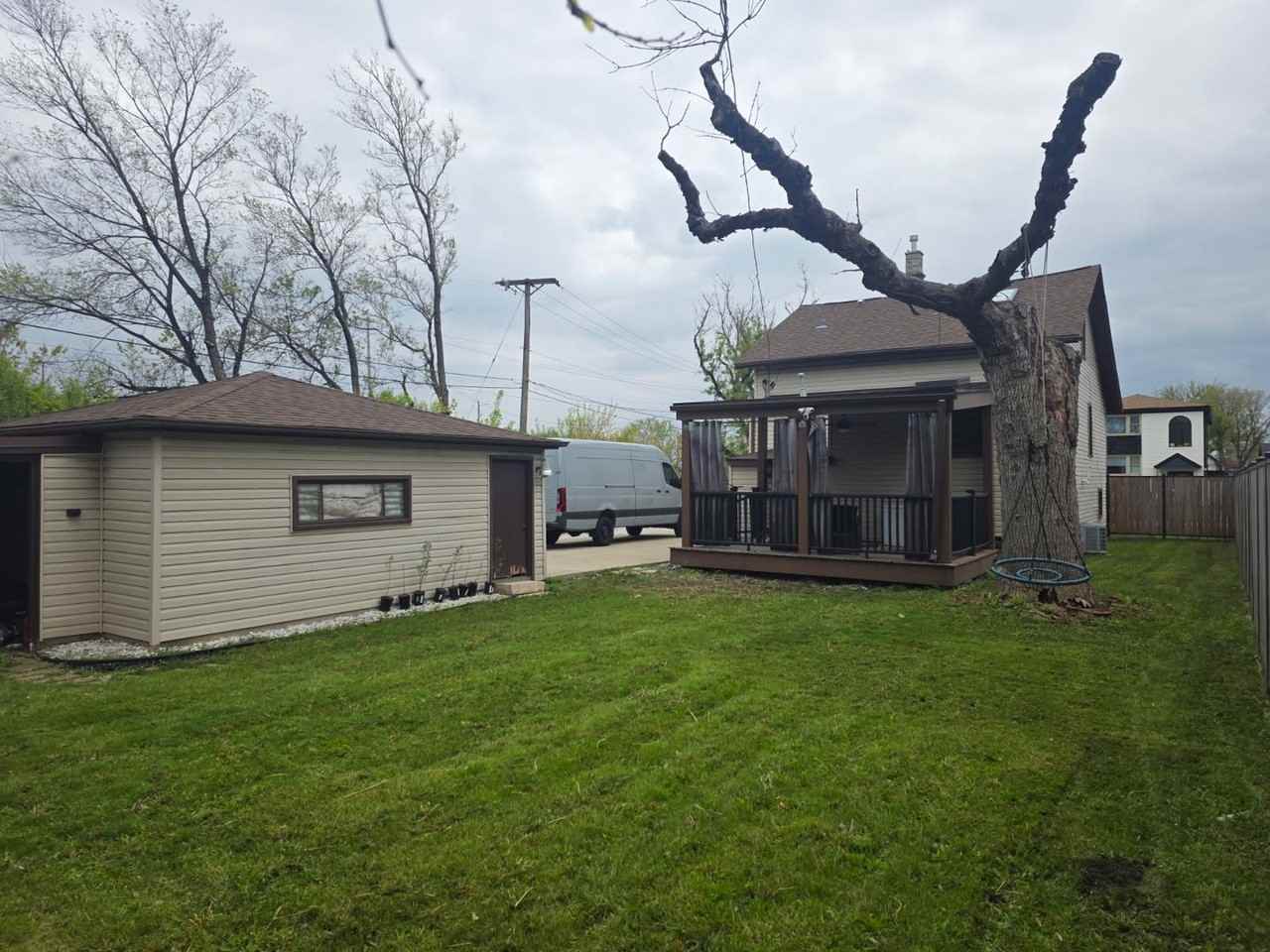 9804 Linn Ave - Photo 2 of 17
