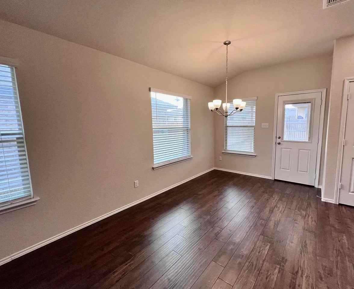 6320 Dorthy Muree Dr - Photo 5 of 29