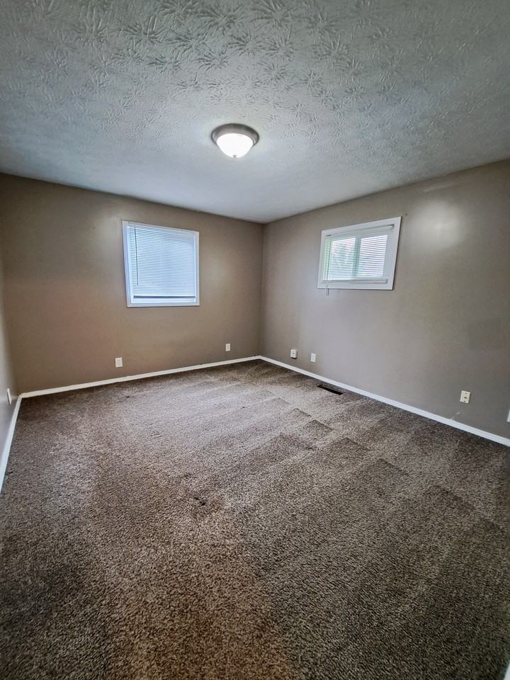 4161 Mapleleaf Dr #1 - Photo 4 of 10