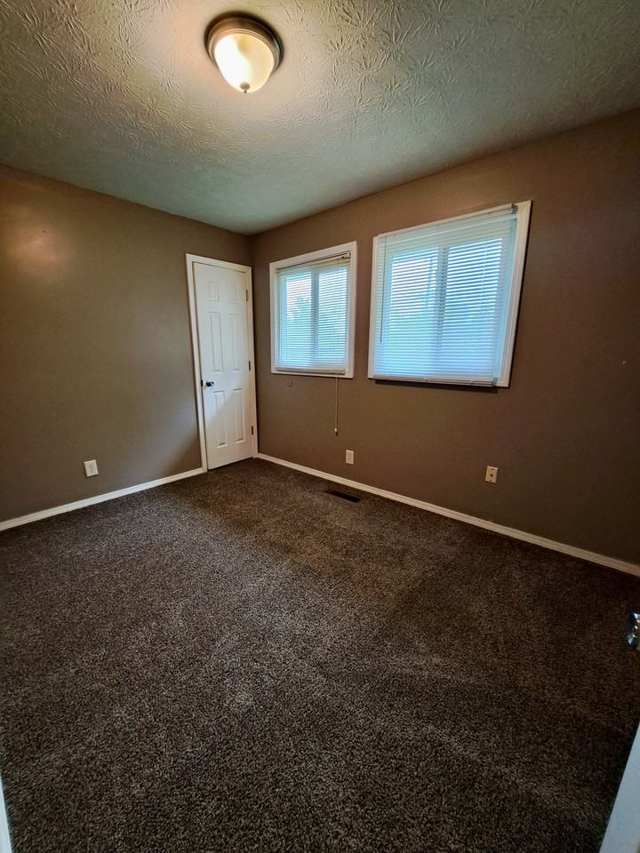 4161 Mapleleaf Dr #1 - Photo 6 of 10