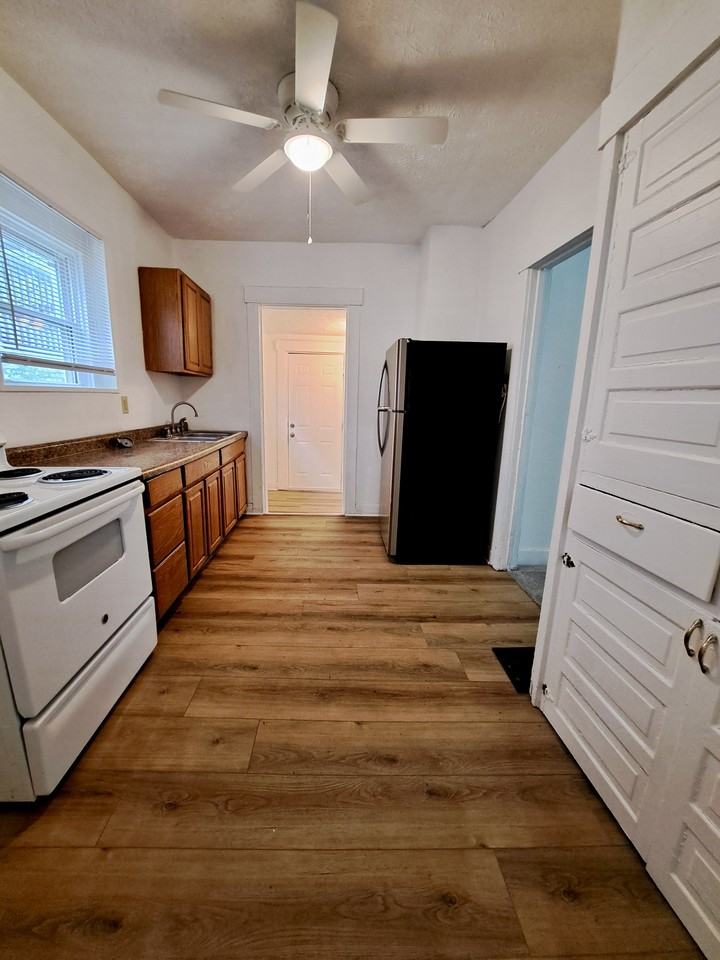 136 Indiana Ave #1 - Photo 3 of 13