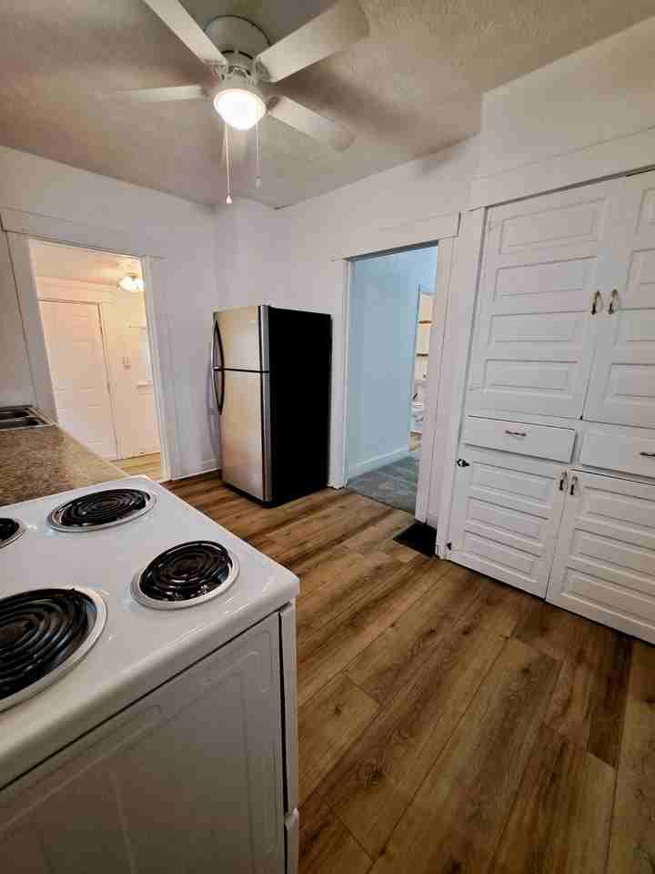 136 Indiana Ave #1 - Photo 4 of 13