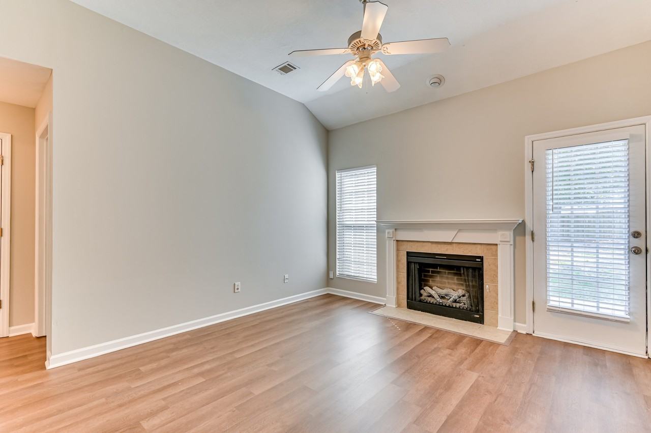 536 Stirling Bridge Rd #1 - Photo 4 of 27