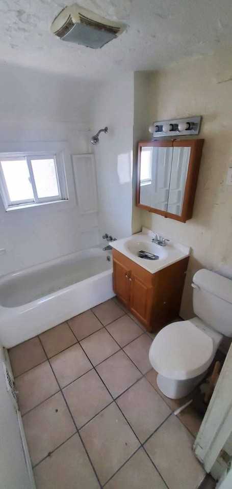 1375 E 89th St - Photo 6 of 39