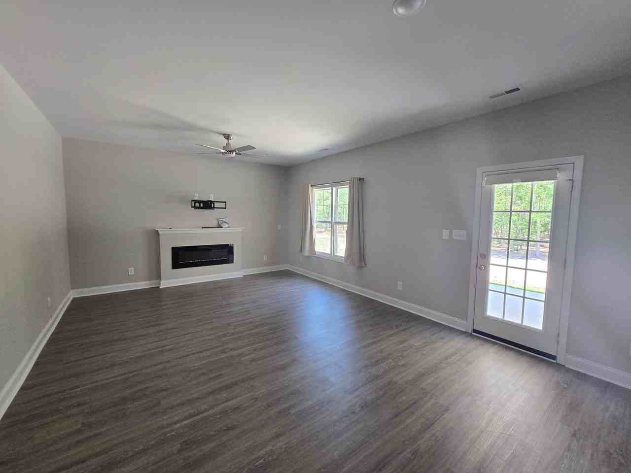 916 Stevens St - Photo 2 of 22