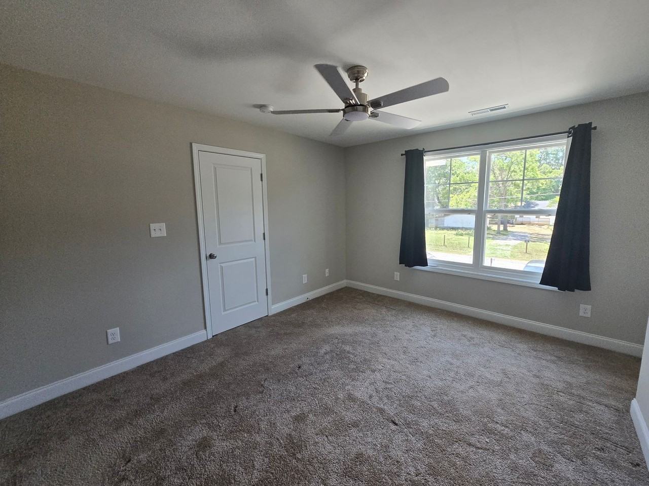 916 Stevens St - Photo 4 of 22