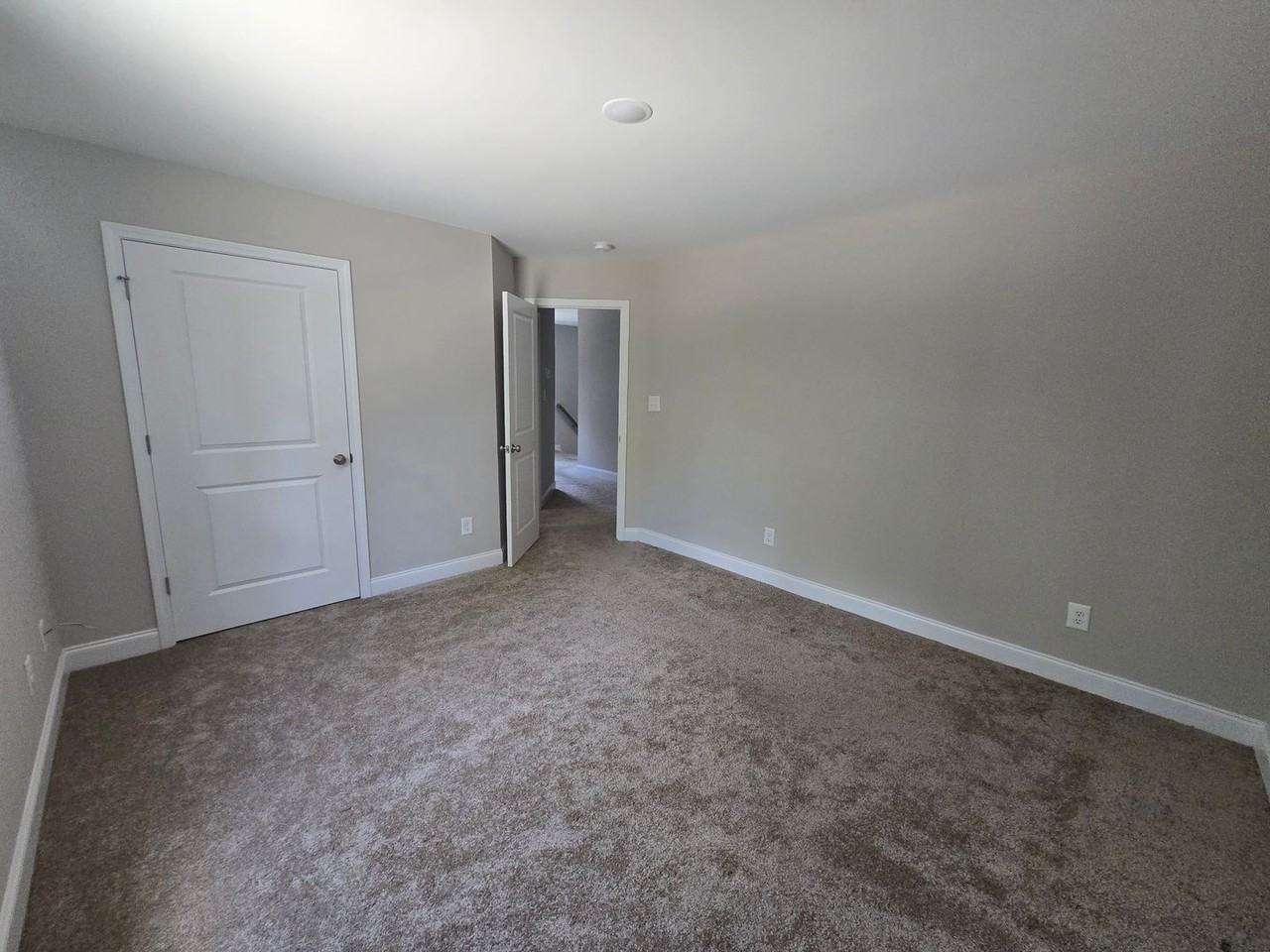 916 Stevens St - Photo 6 of 22