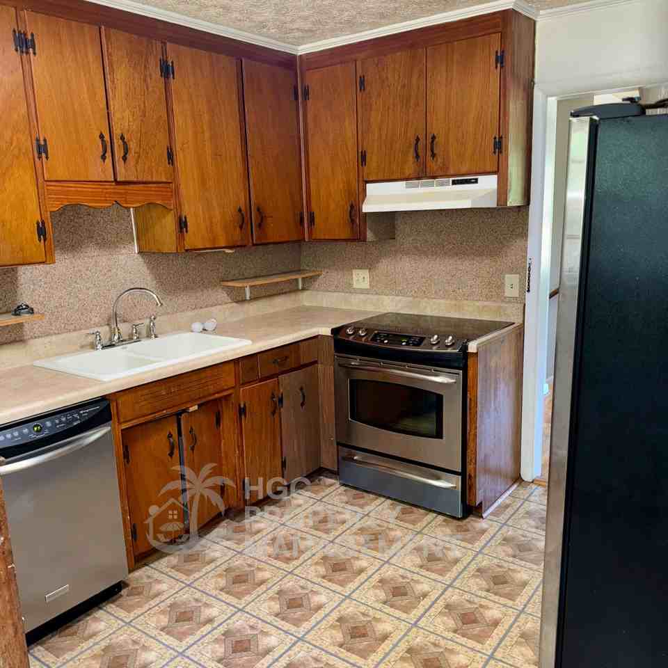 5 Castlewood Dr #1 - Photo 5 of 18