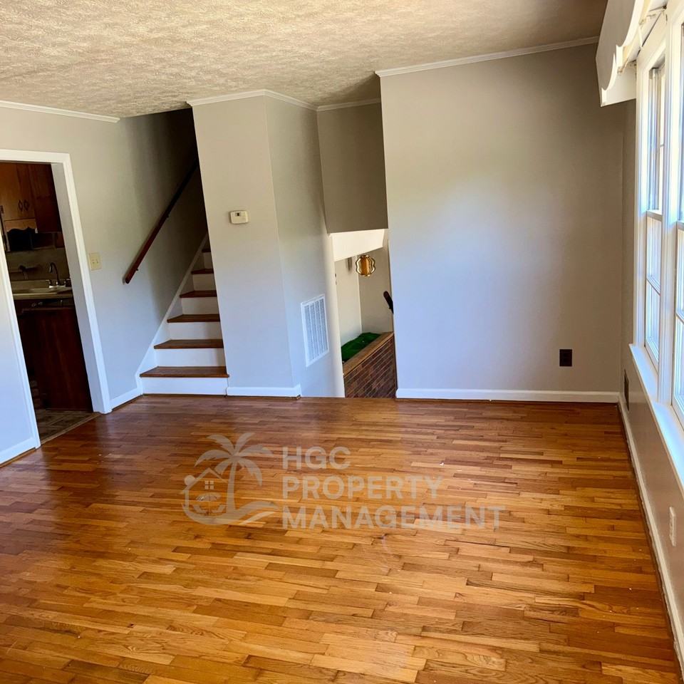 5 Castlewood Dr #1 - Photo 6 of 18