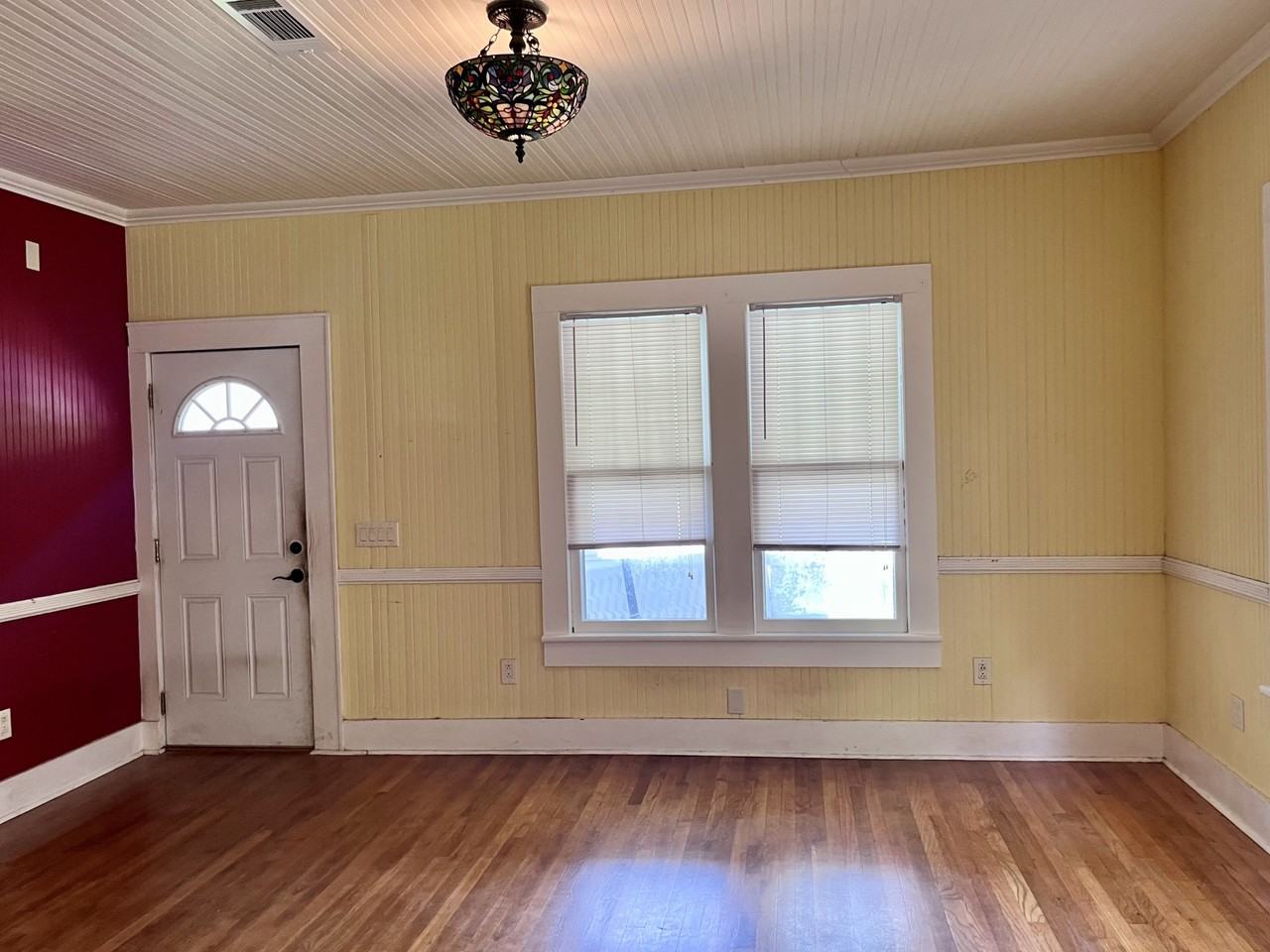 208 Donaldson St - Photo 2 of 13