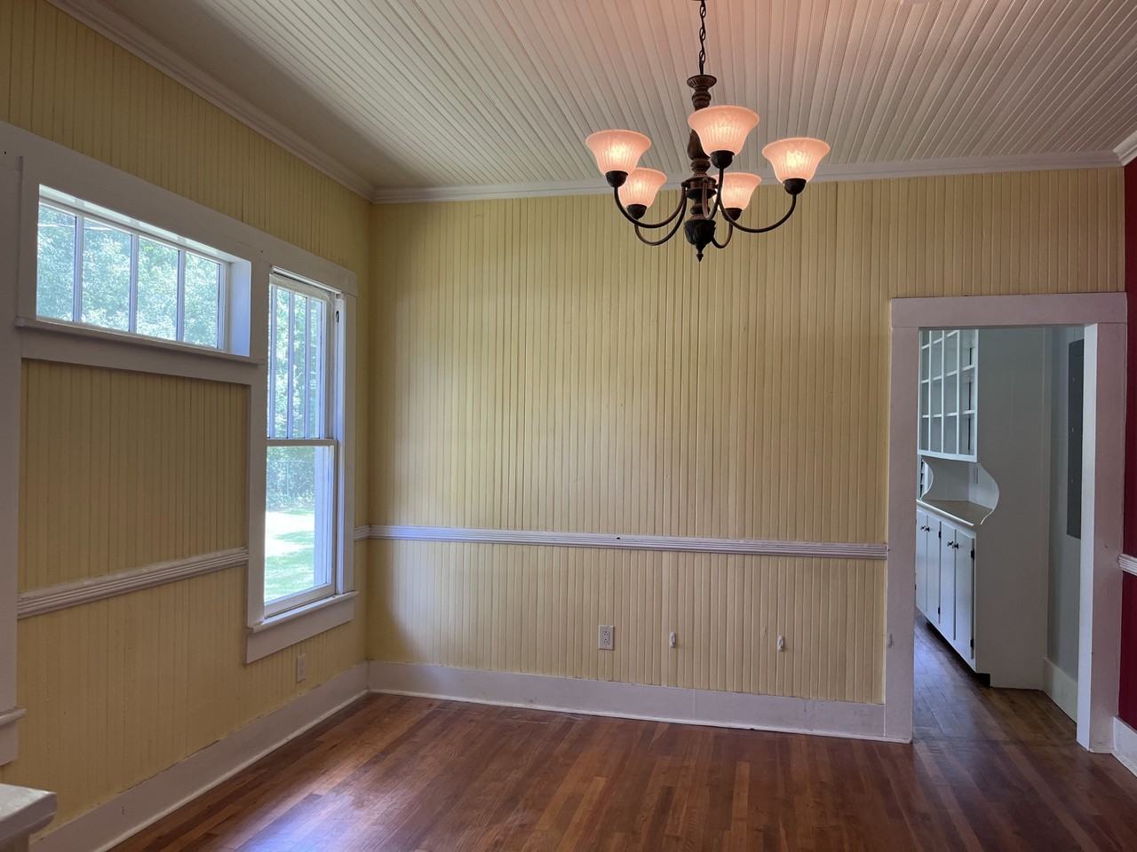 208 Donaldson St - Photo 4 of 13
