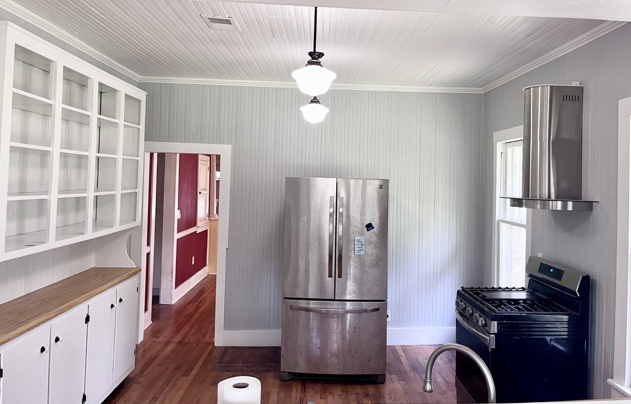 208 Donaldson St - Photo 5 of 13
