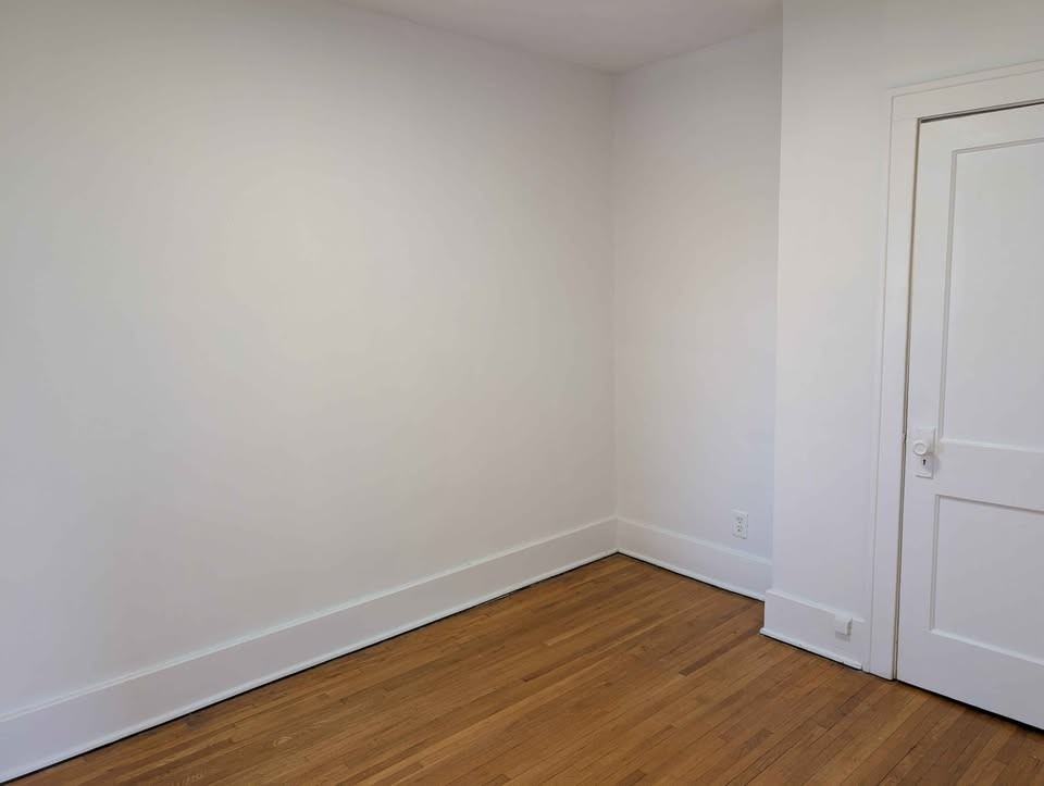 1095 Gladstone Ave #3 - Photo 4 of 14