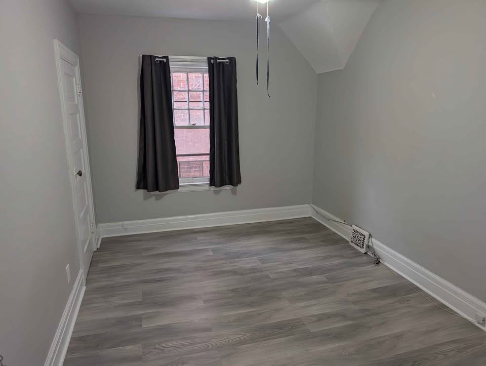 478 Campbell Ave #1 - Photo 3 of 10