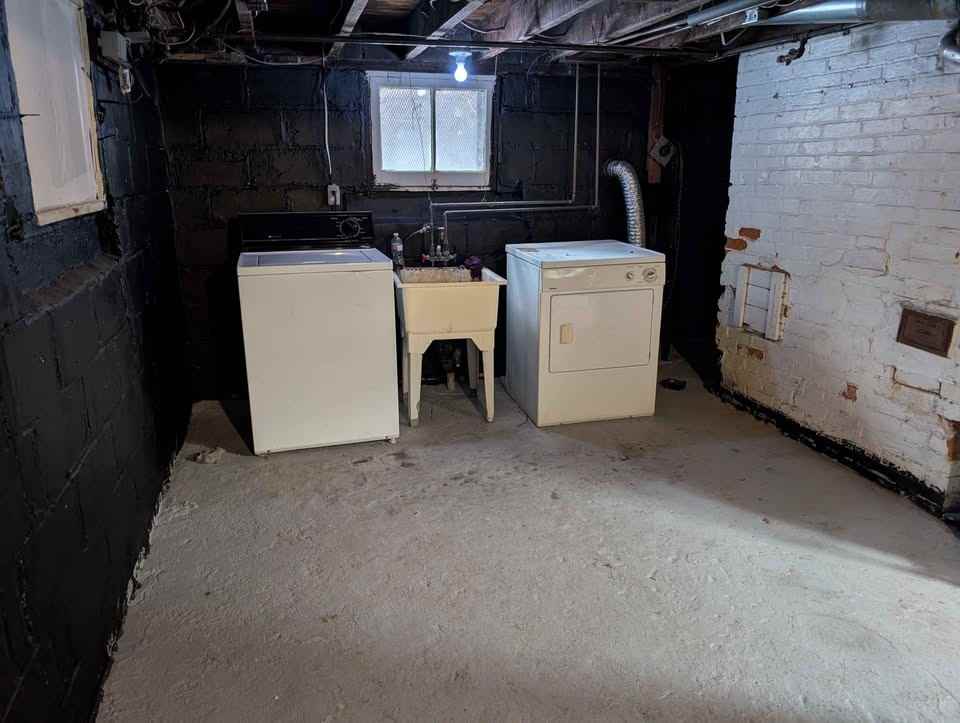 478 Campbell Ave #1 - Photo 4 of 10