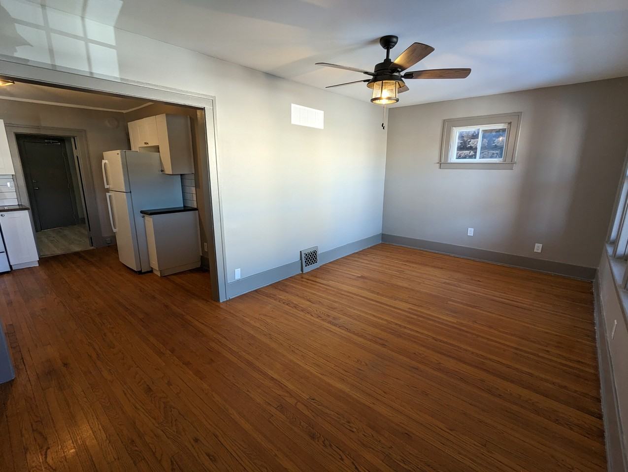 737 Cataraqui St #MAIN - Photo 2 of 15