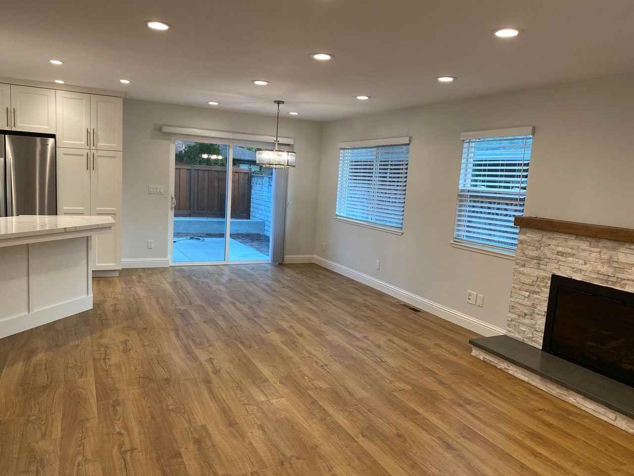 1313 Lawton Ave - Photo 4 of 10