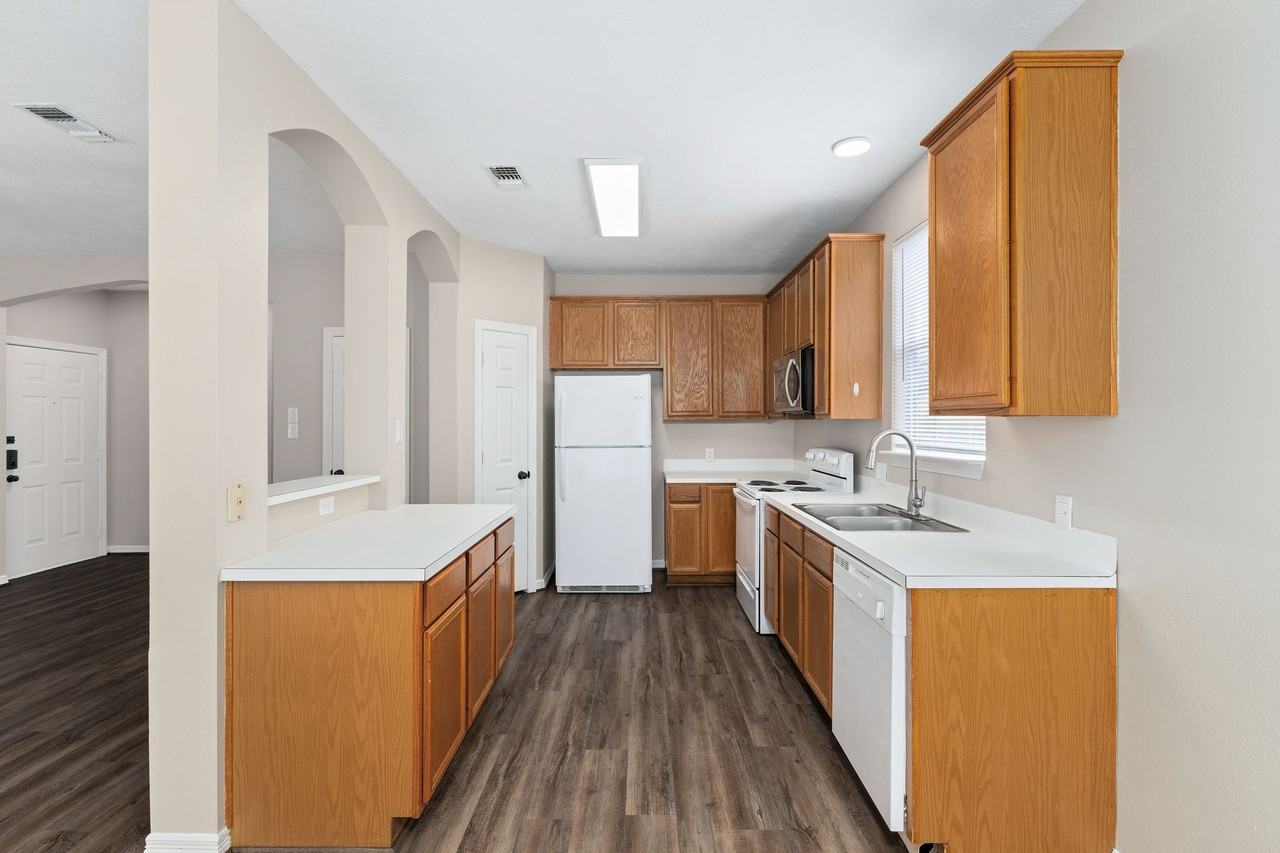 345 Stone Hill Dr #345UNIT2 - Photo 5 of 18