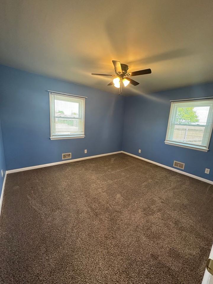 404 10th St - Photo 6 of 13