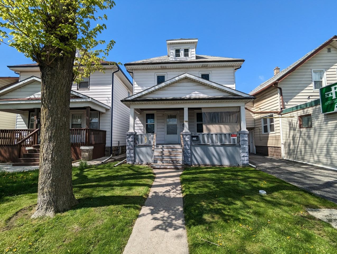 1539 Howard Ave Lowr - Photo 2 of 2
