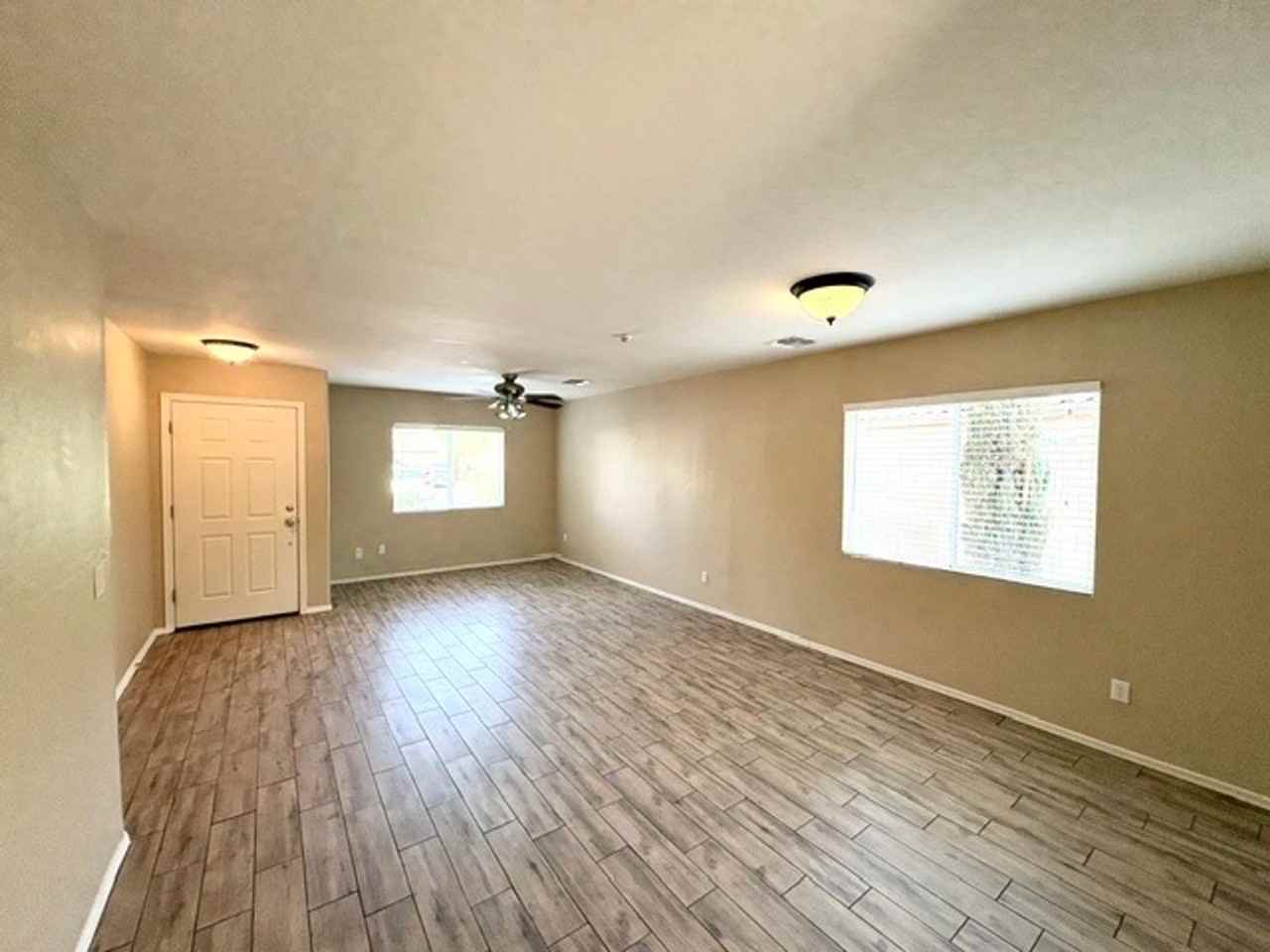 28088 N Superior Rd - Photo 3 of 19