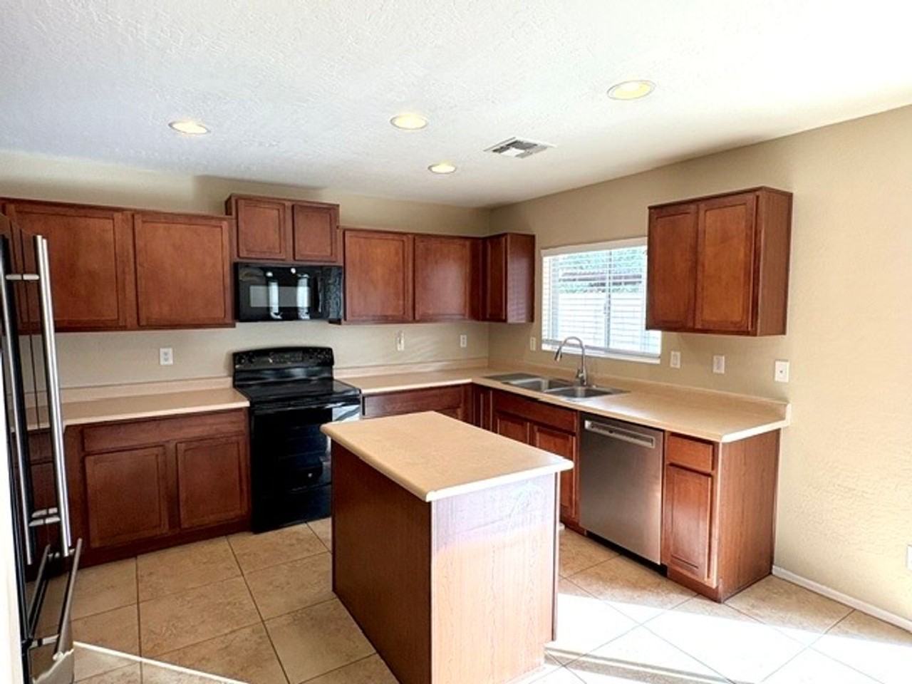 28088 N Superior Rd - Photo 6 of 19