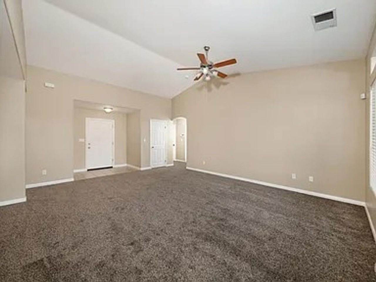 5506 Leeward Point Dr - Photo 5 of 13