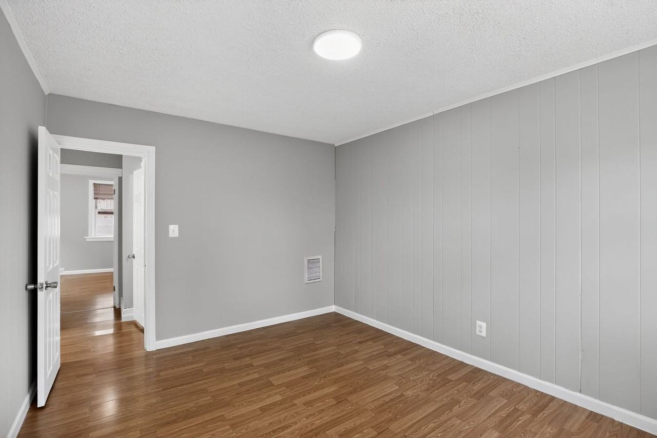 5446 Narcissus Ave - Photo 6 of 34