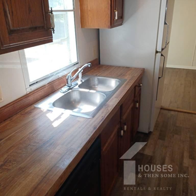 224 Double Bridge Rd - Photo 7 of 23