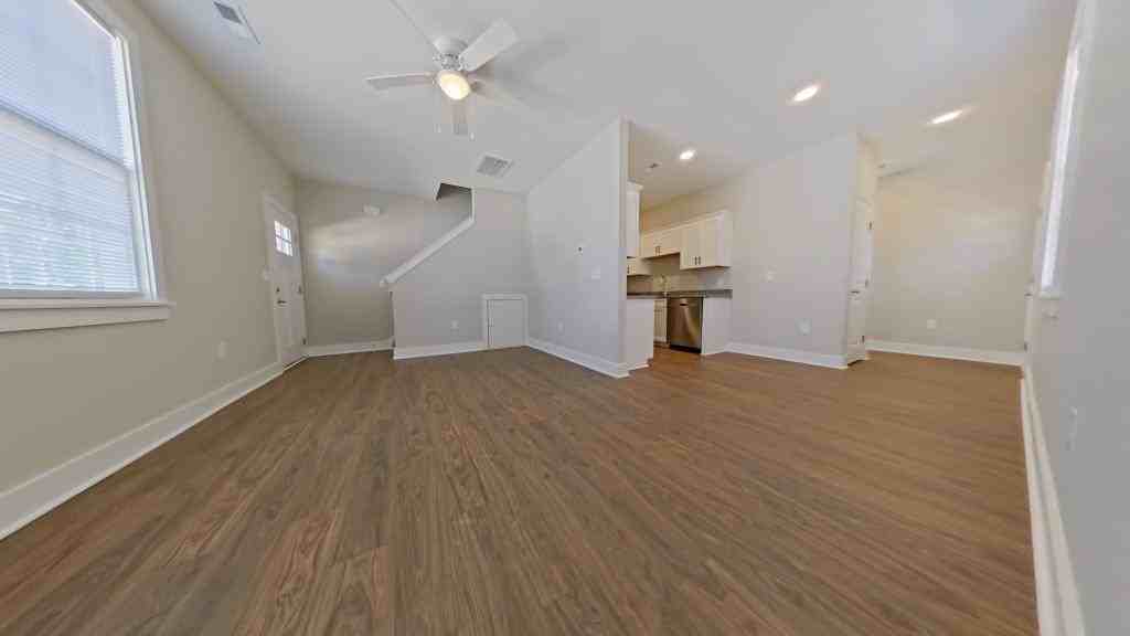 122 Diver Dr - Photo 4 of 14