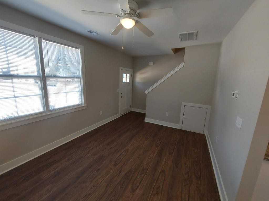 122 Diver Dr - Photo 5 of 14