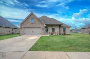 featured image of 447 N Lost River Dr