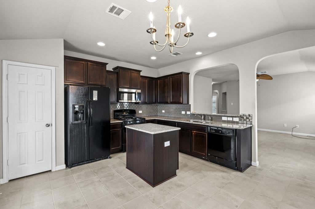 213 Hoya Ln - Photo 2 of 32