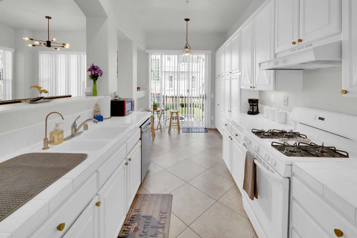 2850 Ballesteros Ln - Photo 6 of 15