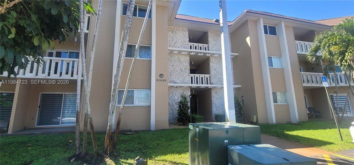 7430 Miami Lakes Dr - Photo 3 of 19