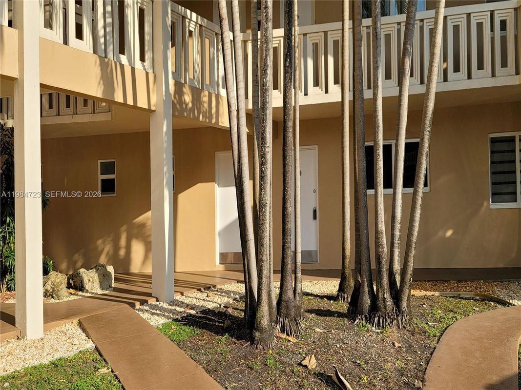 7430 Miami Lakes Dr - Photo 4 of 19