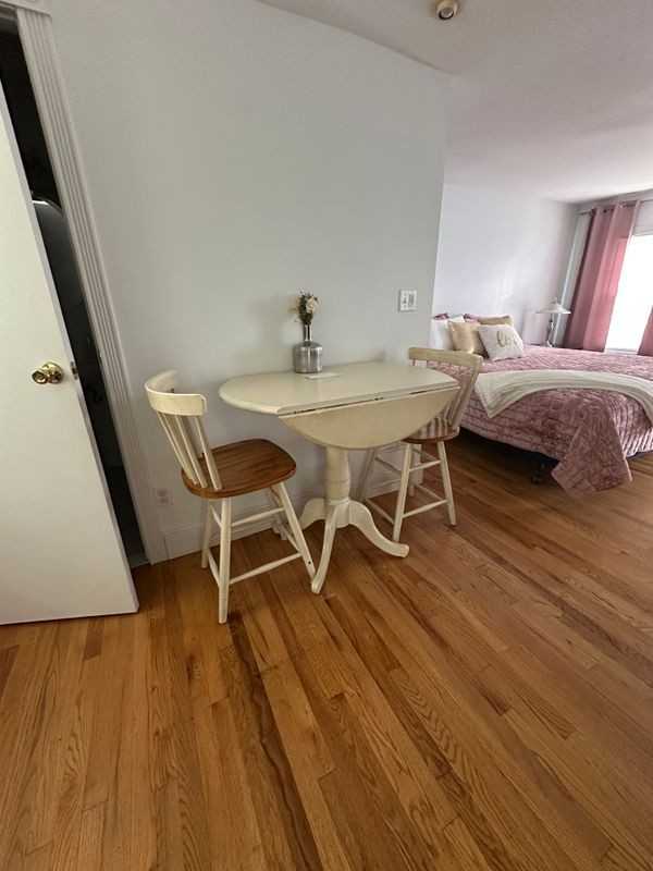 122 Pulteney St - Photo 2 of 9