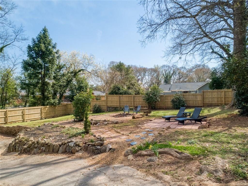 444 Shannon Dr Sw - Photo 5 of 21
