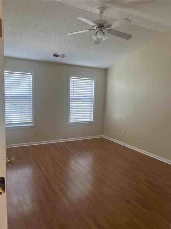 1611 Heyford Cir Nw - Photo 3 of 7