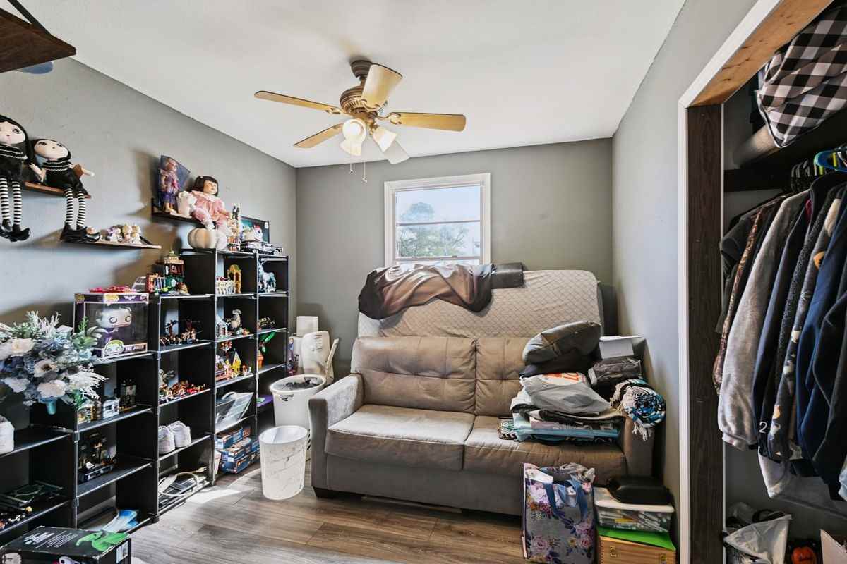 2420 Fenelon St - Photo 5 of 16