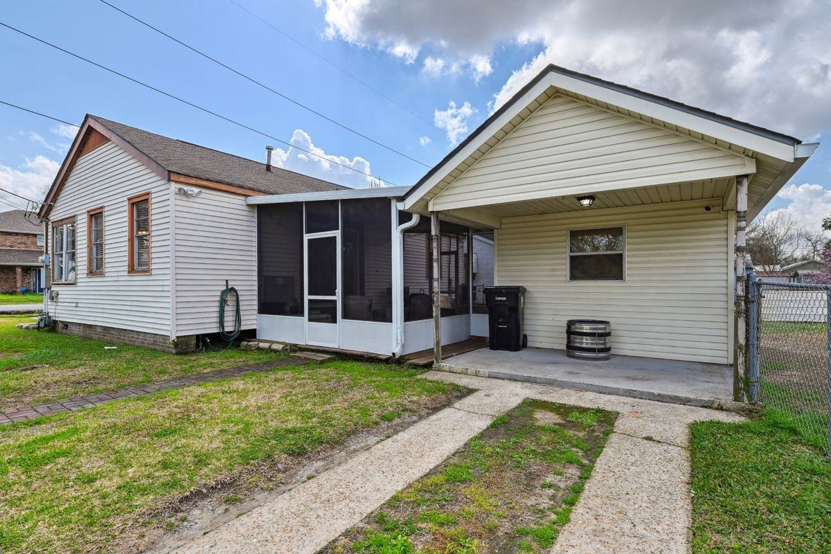2420 Fenelon St - Photo 7 of 16