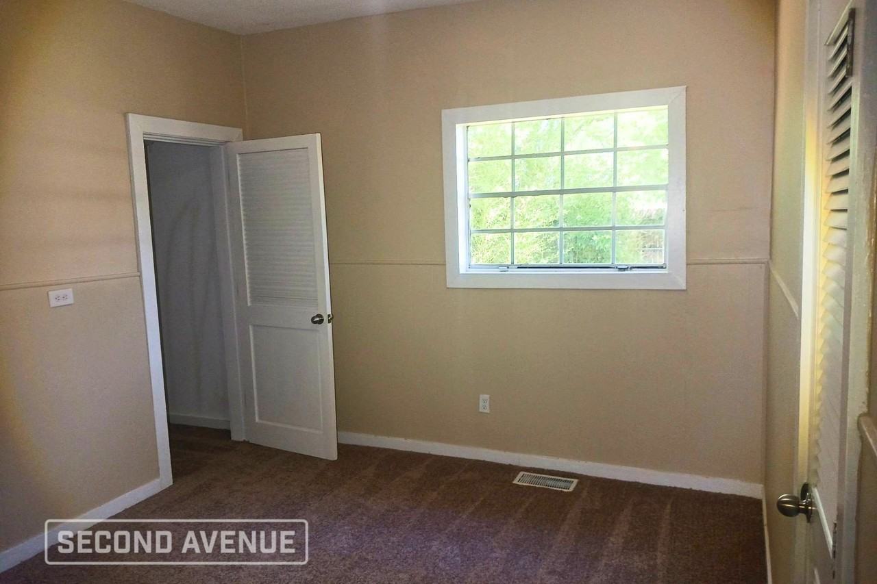 306 1st St - Photo 5 of 10