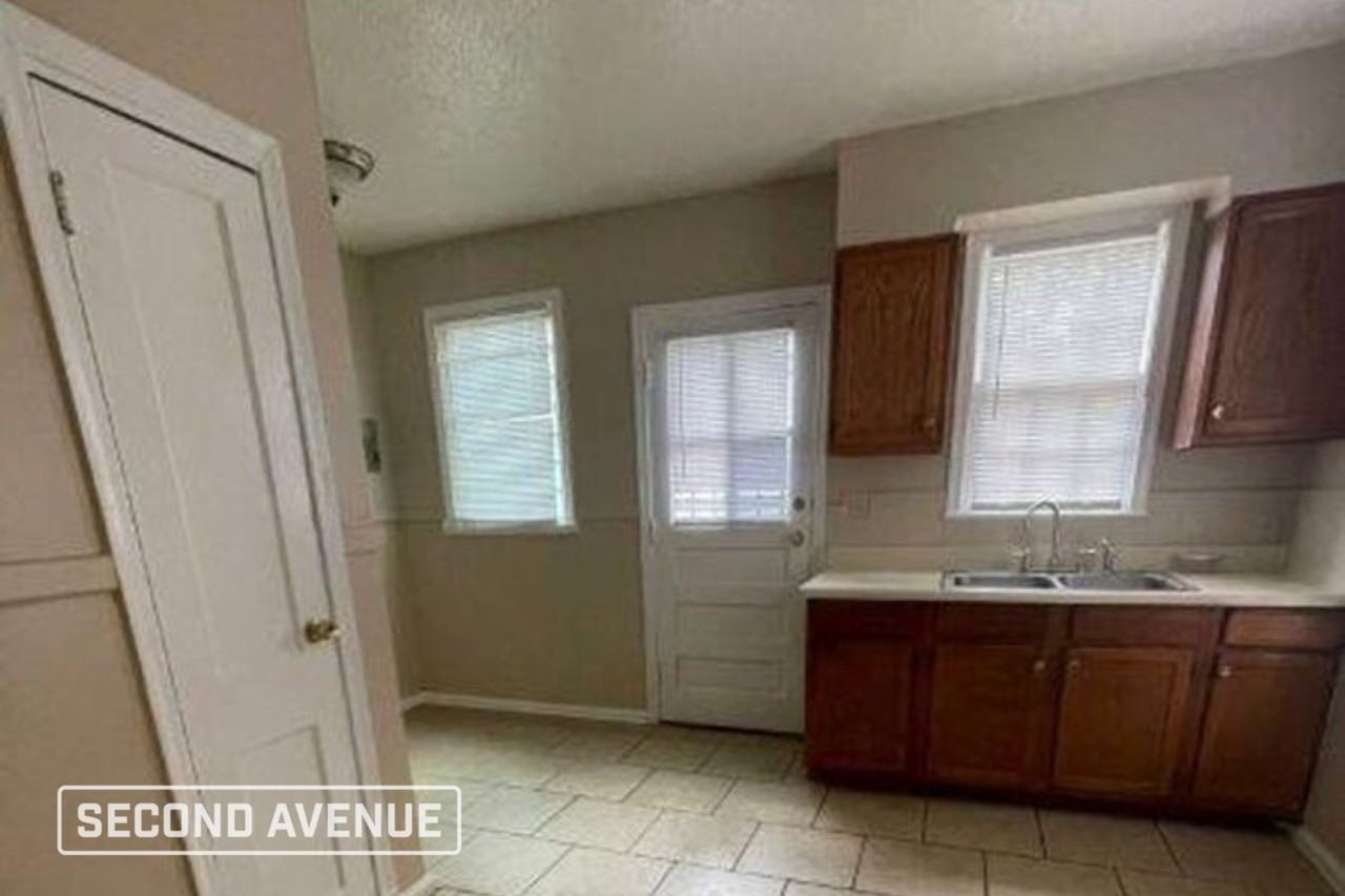 2753 Burns Ave - Photo 6 of 14