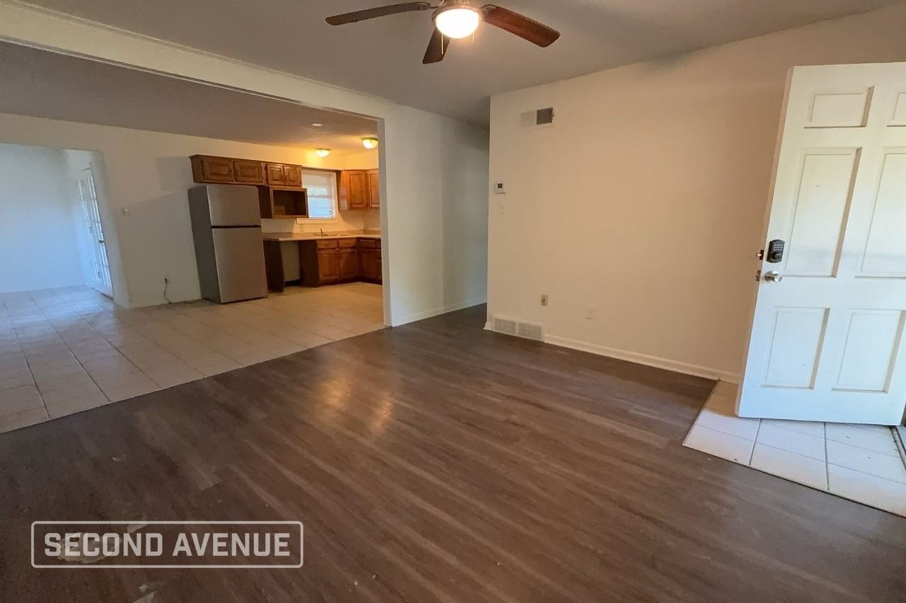 2179 Coral Hills Dr - Photo 2 of 21
