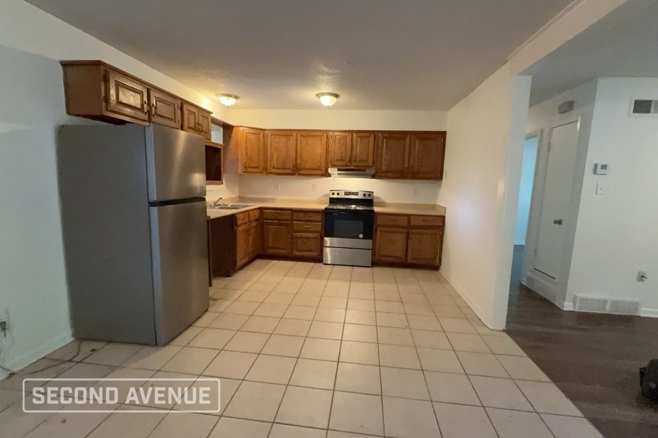 2179 Coral Hills Dr - Photo 3 of 21