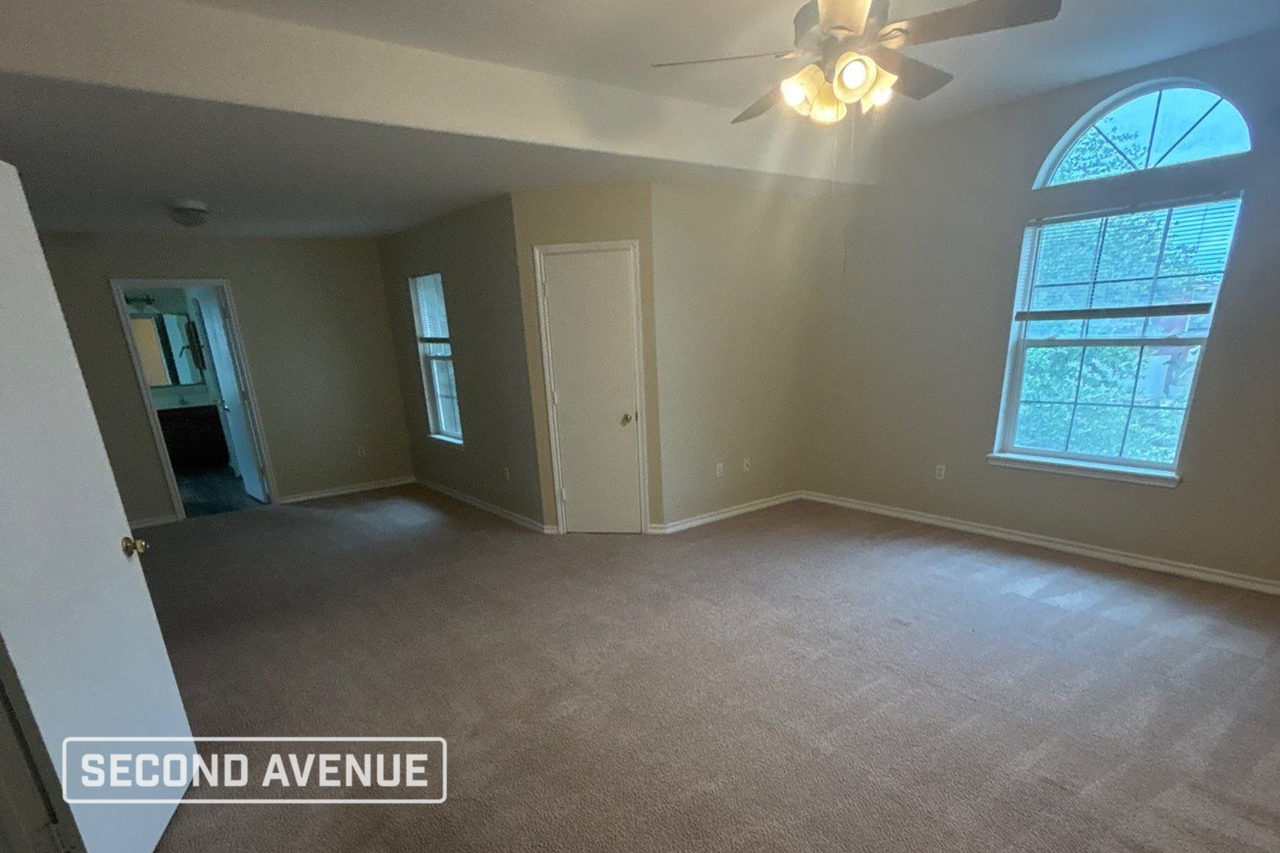 7030 Saar Ct - Photo 4 of 19