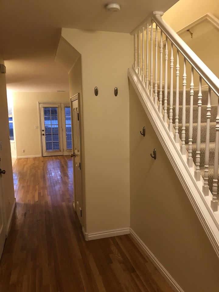 257 N Bliss Ct - Photo 2 of 15