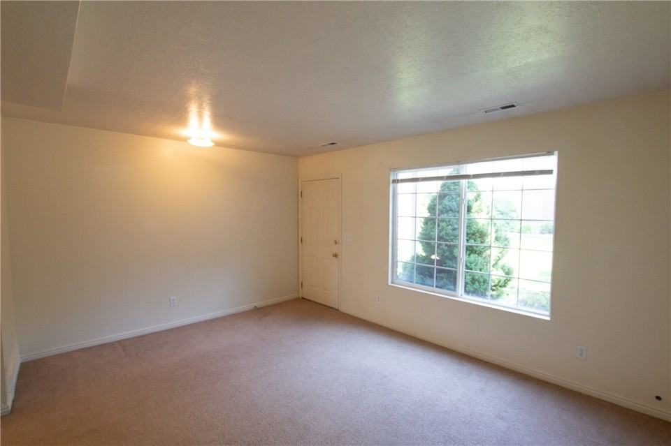 488 Elm St - Photo 6 of 6