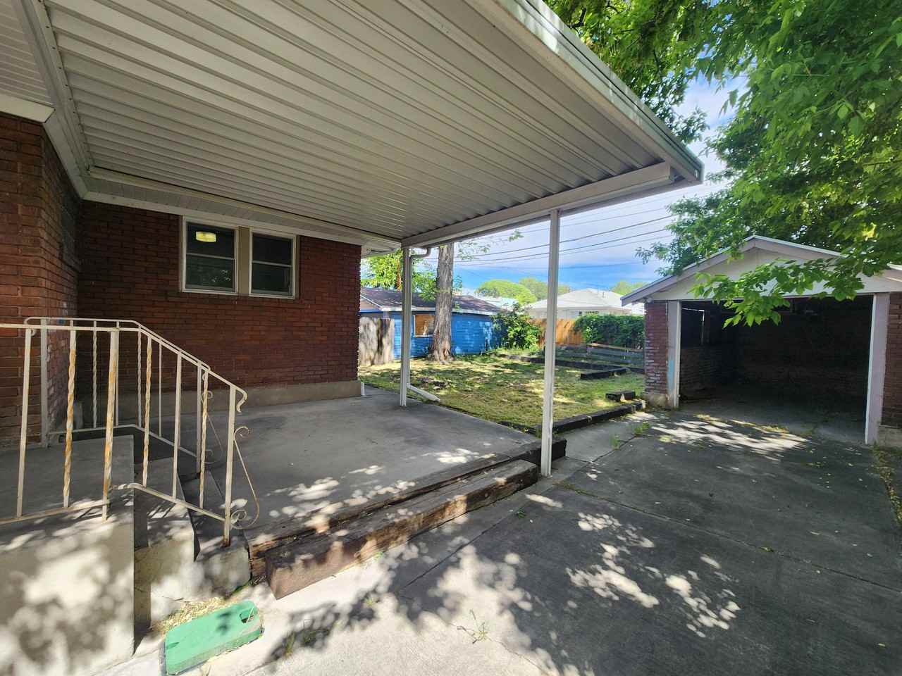 279 E Hubbard Ave - Photo 3 of 14