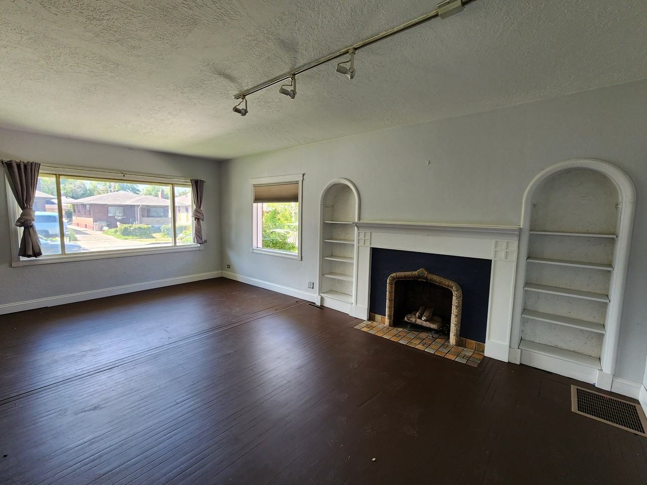 279 E Hubbard Ave - Photo 4 of 14
